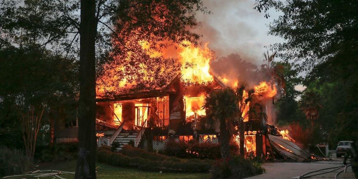 V Želiezovciach v noci horel rodinný dom