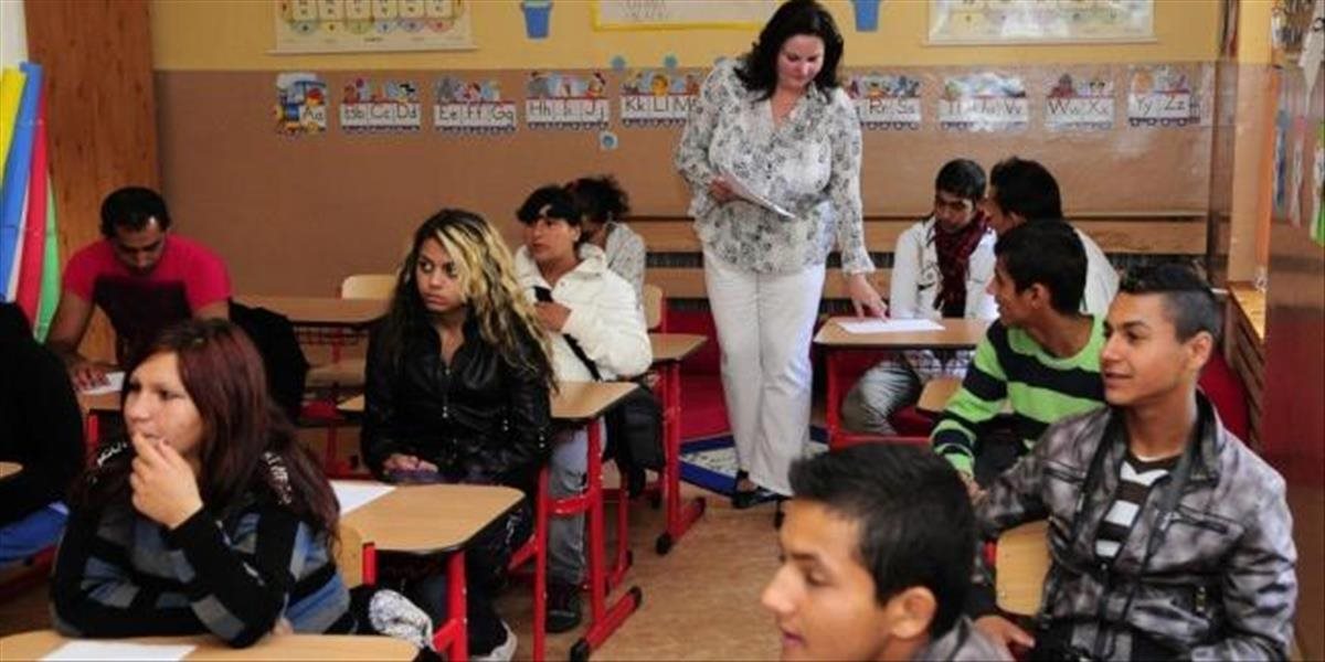 Školy urgentne potrebujú asistentov učiteľov, tvrdí Gröhling