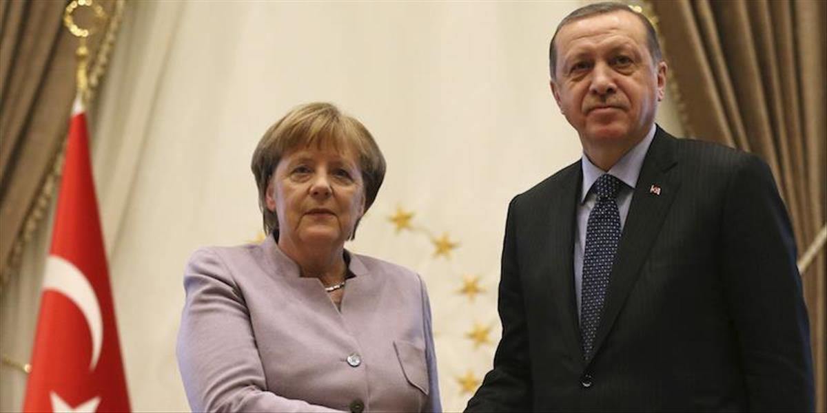 Merkelová: Nemecko prijme každý mesiac z Turecka 500 utečencov