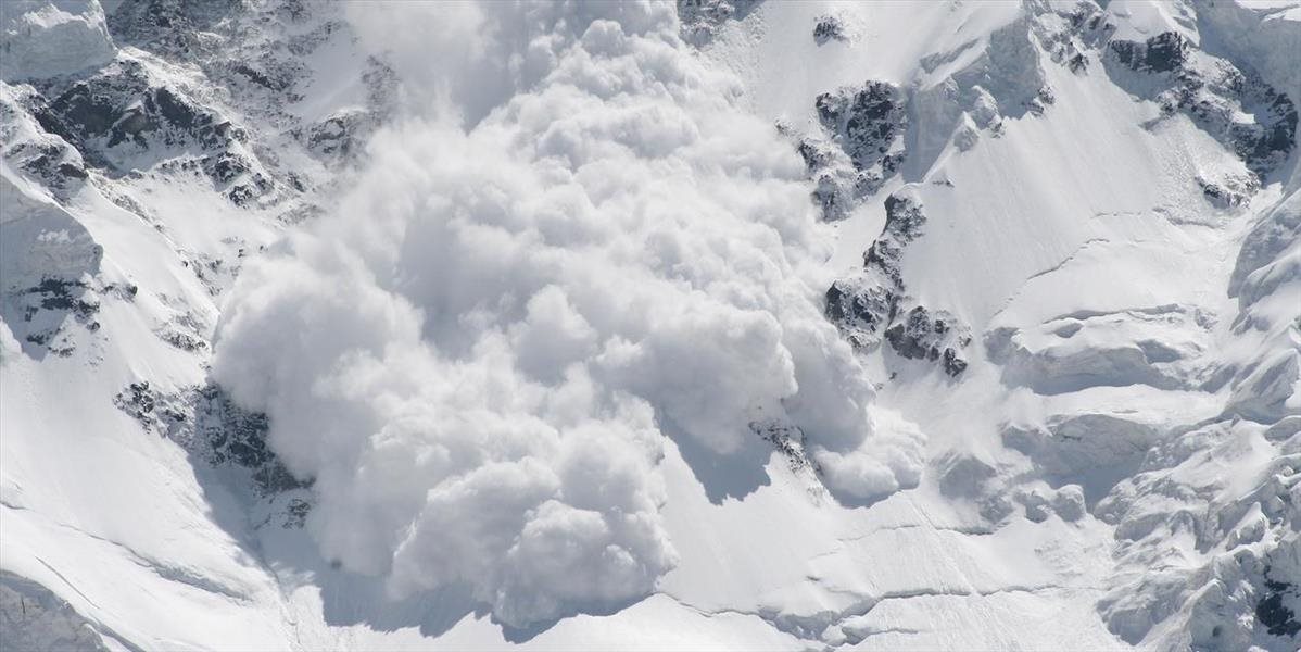 Vo vysokohorskom teréne sa vytvorilo mierne lavínové nebezpečenstvo