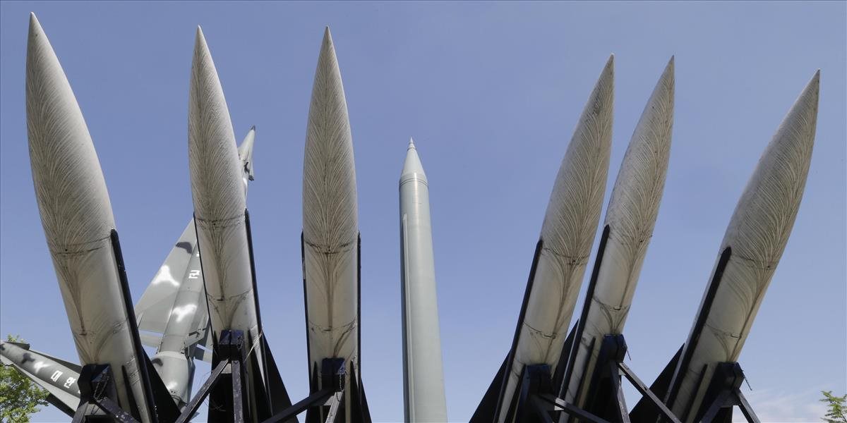 Irán: Ak sa nepriatelia nebudú náležite správať, dopadnú na nich naše rakety