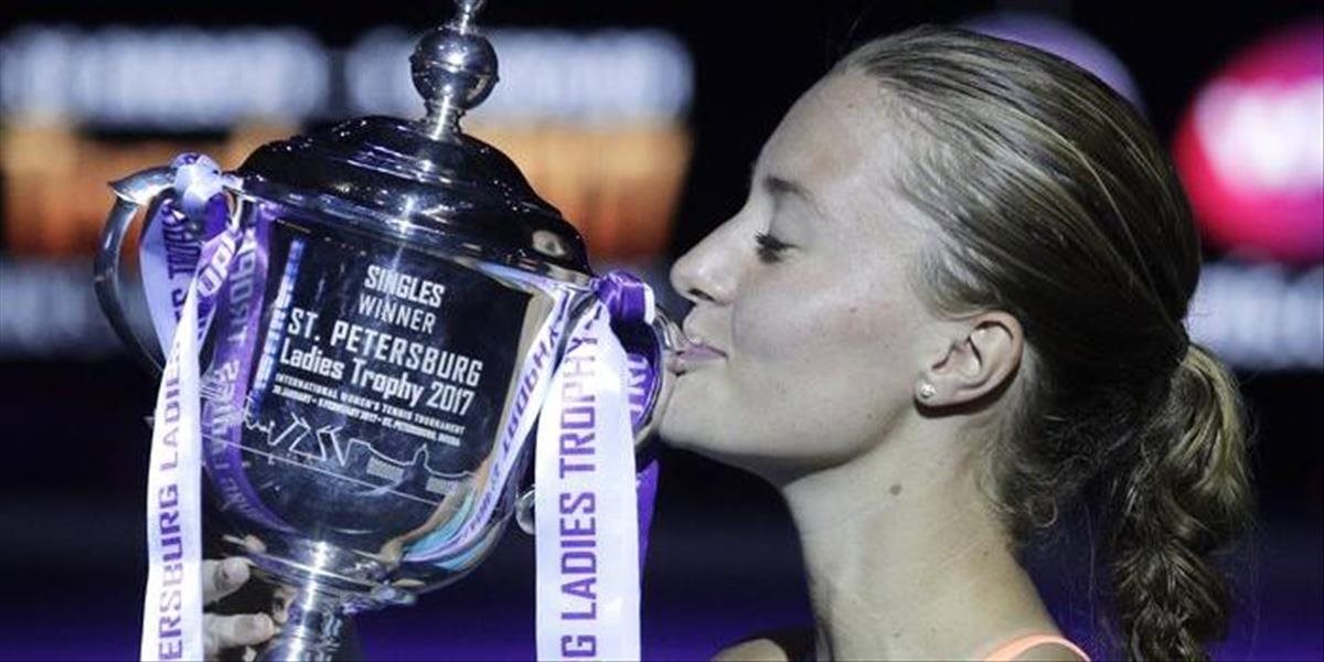 FOTO WTA Petrohrad: Francúzske Mladenovicovéj vyšla karta, triumfovala vo finále