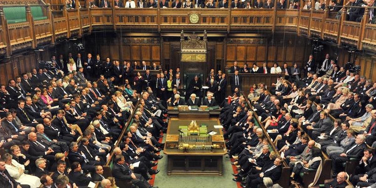 Britský parlament bude hlasovať o konečných dohodách o brexite