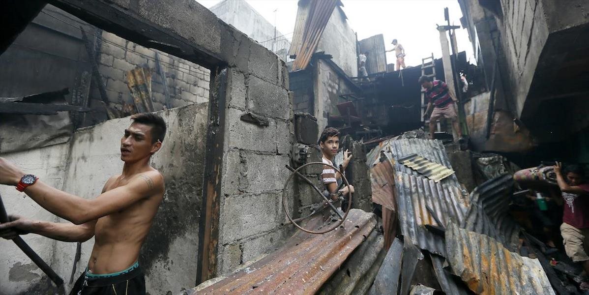FOTO Požiar na Filipínach: Požiar v manilskom slume pripravil o strechu nad hlavou 15-tisíc ľudí