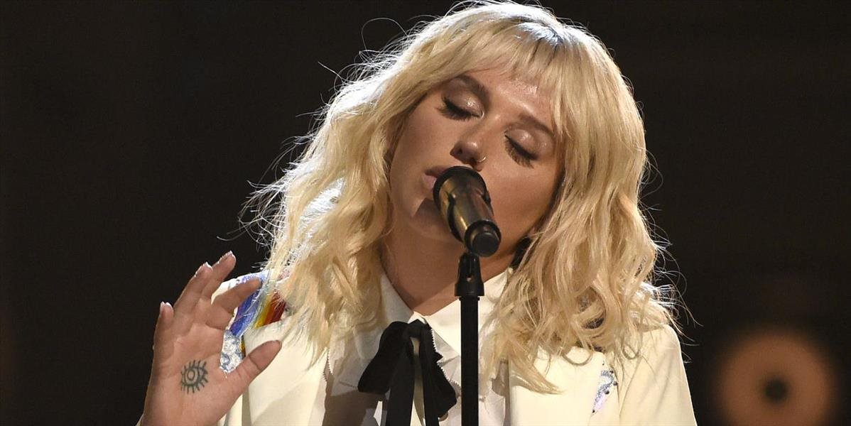 Speváčka Kesha údajne dlží Dr. Lukeovi 1,3 milióna dolárov