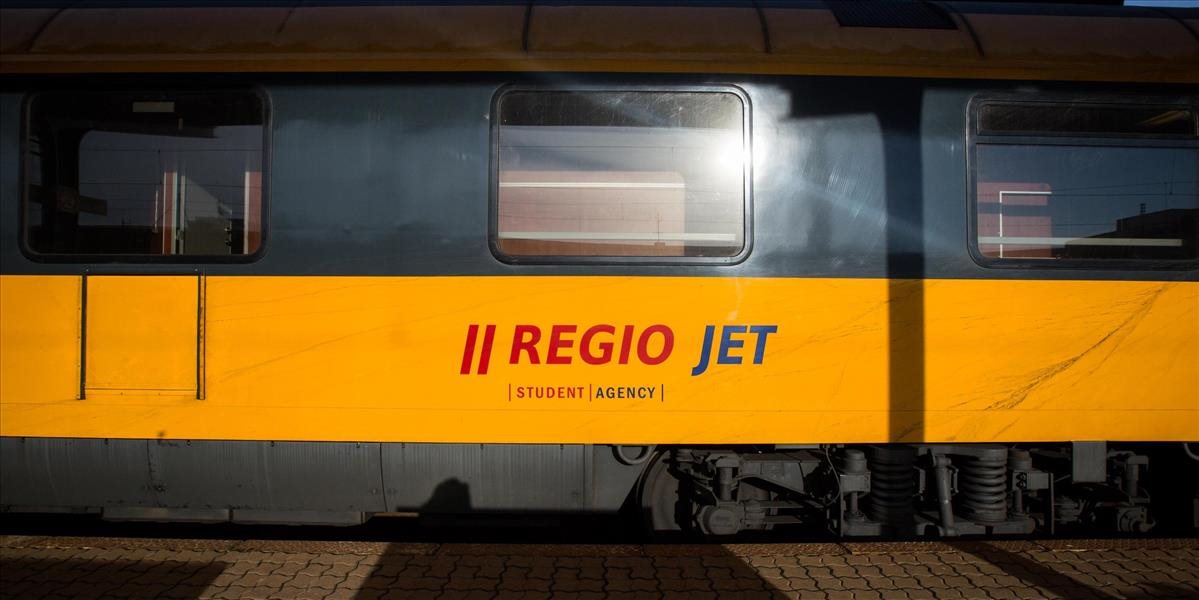 RegioJet musel pre poruchu dočasne stiahnuť jednu súpravu z trasy do Komárna