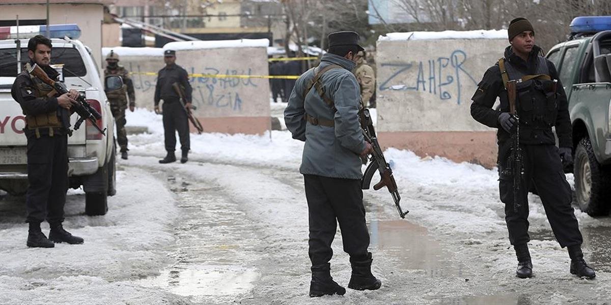 K bombovému útoku pred súdom v Kábule sa prihlásil Islamský štát