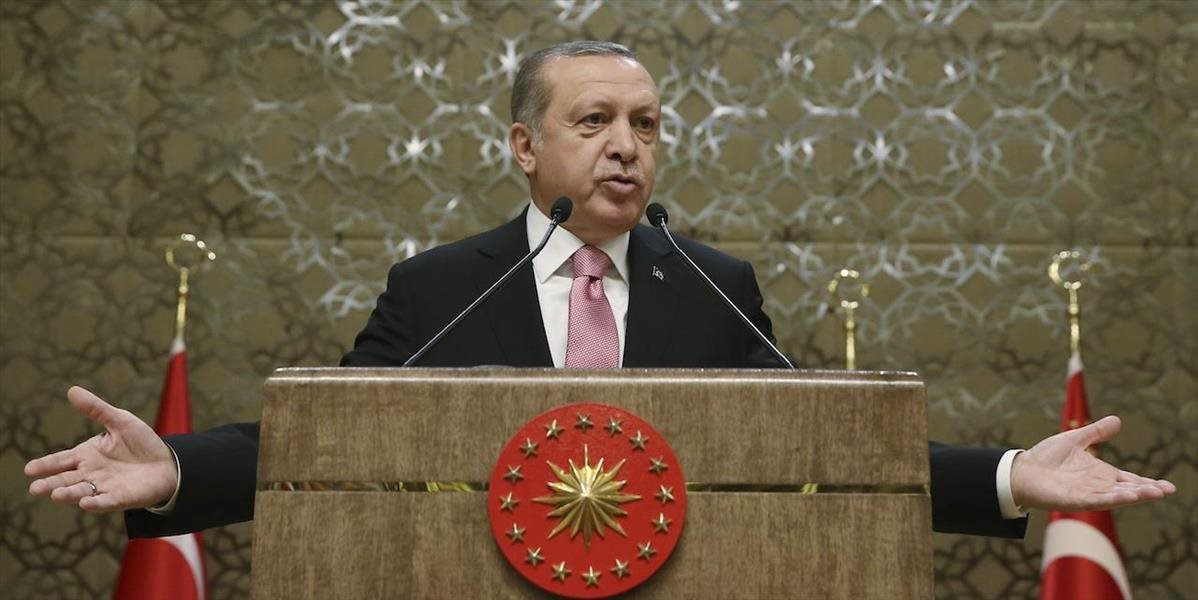 Turecký prezident odvolal dekrétom ďalšie tisíce štátnych zamestnancov
