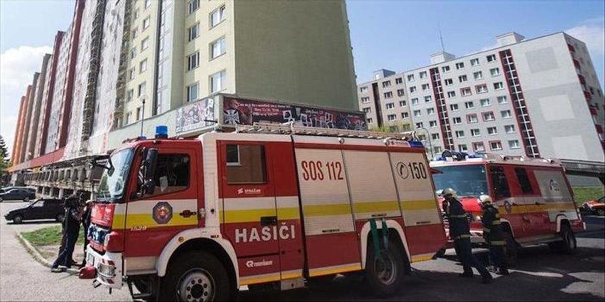 Humenskí hasiči zasahovali pri požiari bytu, k vážnemu zraneniu nedošlo