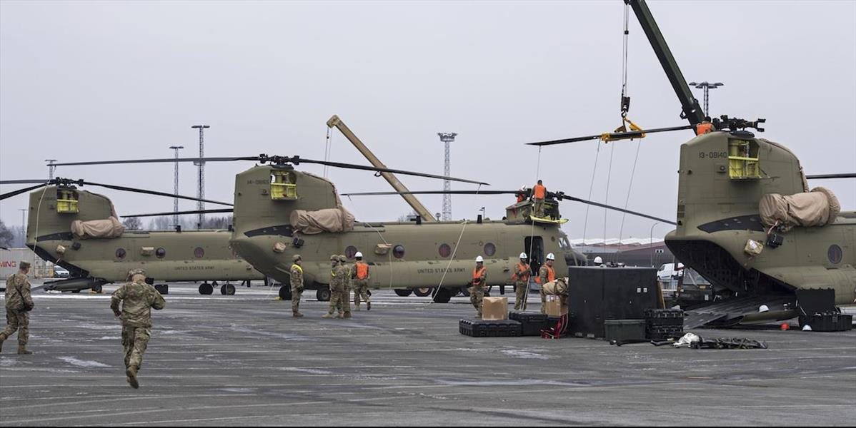 V Nemecku vykladajú vrtuľníky americkej armády, určené pre základňu v Bavorsku