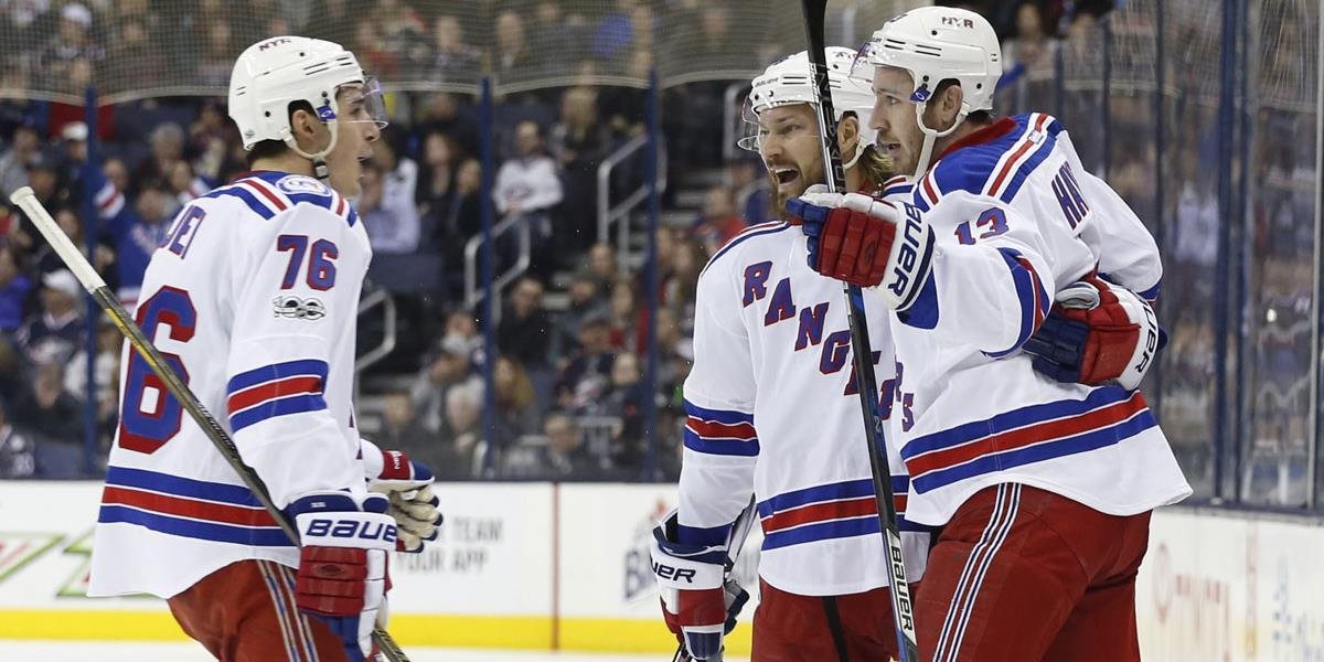 NHL: Rangers natiahli víťaznú sériu, ďalší shutout Smitha