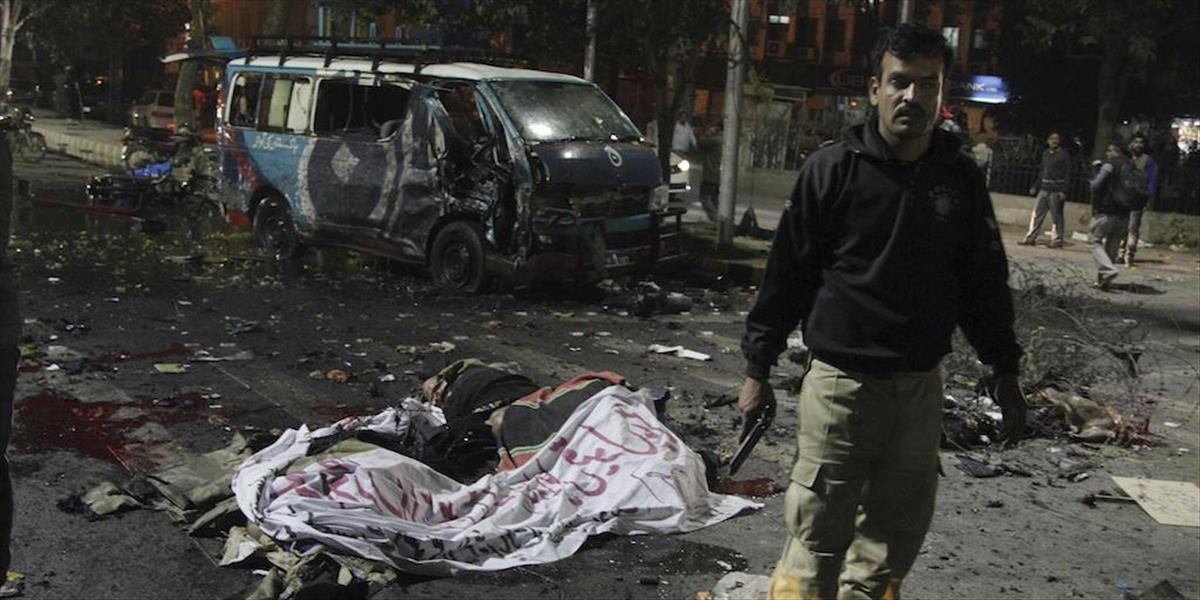 Pakistan smúti za 13 obeťami bombového útoku v Láhaure