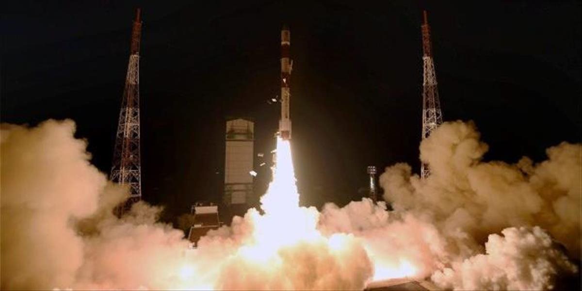 Indická raketa vyniesla na obežnú dráhu Zeme rekordných 104 družíc