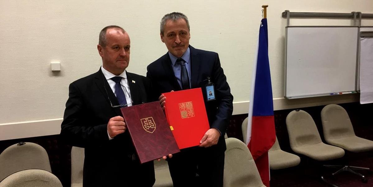 Ministri obrany SR a ČR podpísali zmluvu o ochrane vzdušného priestoru