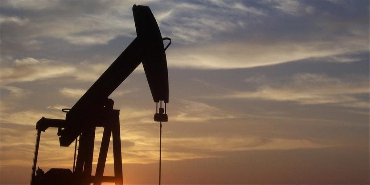 Zásoby ropy v Spojených štátoch vzrástli na nový rekord