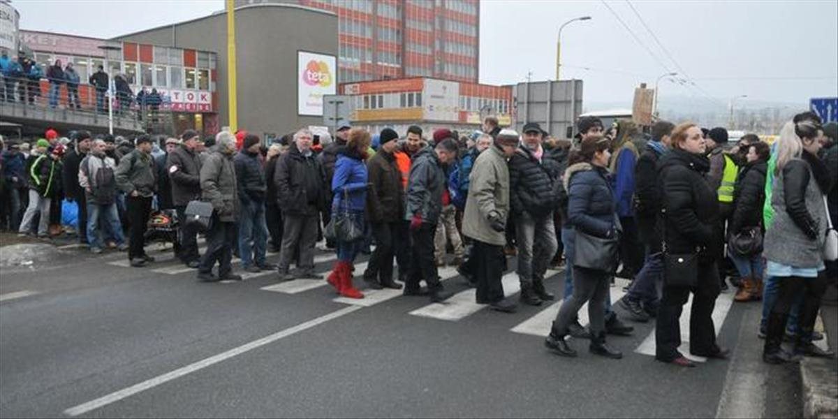 FOTO Dopravu blokovalo vyše 300 Prešovčanov, sú nespokojný z dopravnou situáciou v meste
