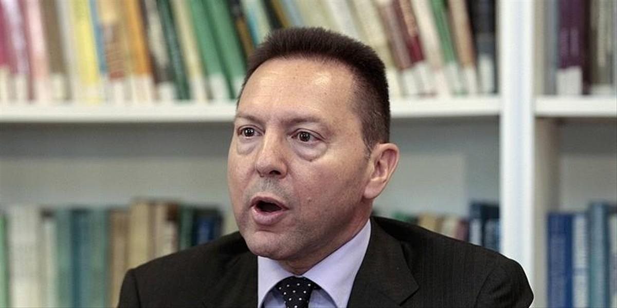 Sturnaras žiada Grékov, aby skončili diskusiu o vystúpení z eurozóny