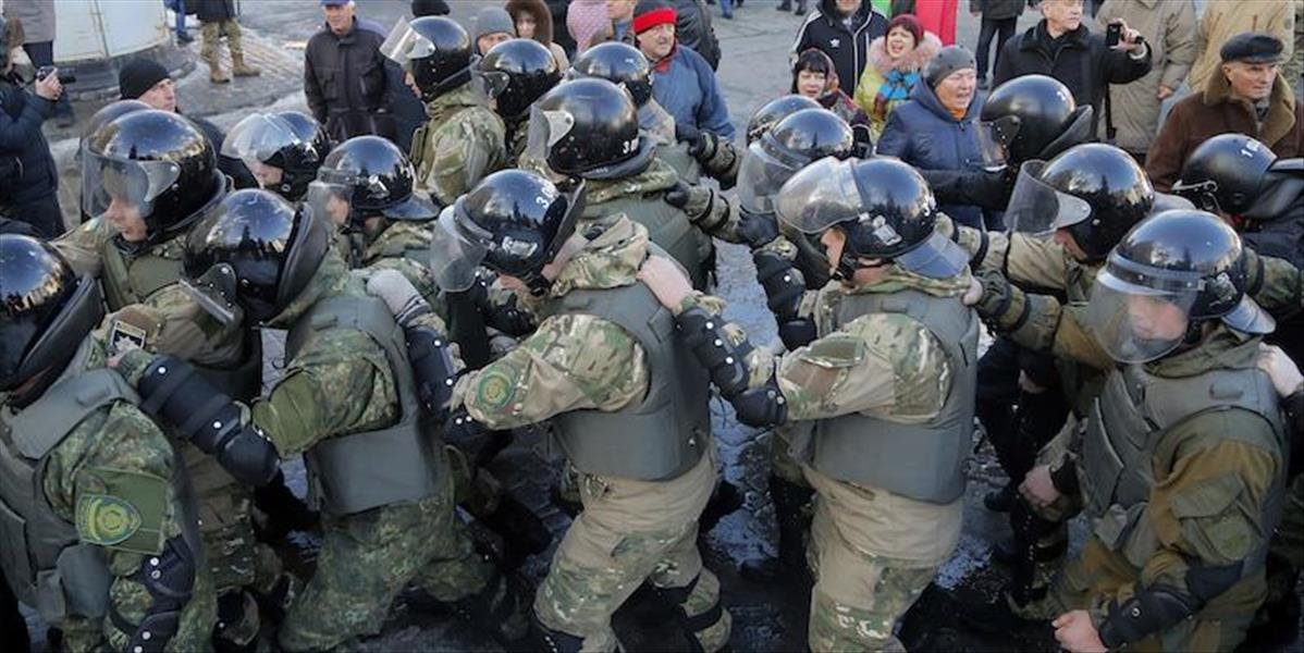 Pri zrážkach medzi ukrajinskými nacionalistami a políciou zadržali 5 osôb