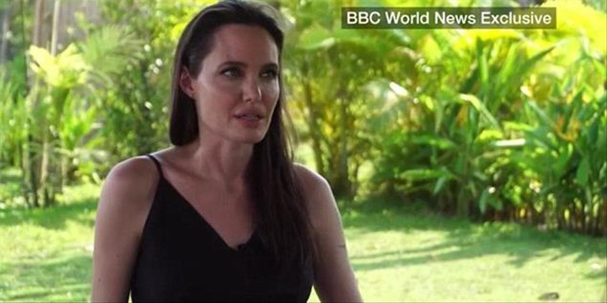 VIDEO Angelina Jolie so slzami v očiach prvýkrát prehovorila o rozvode s Bradom Pittom