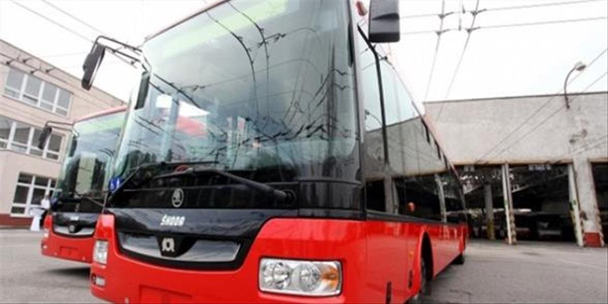 Rezort dopravy plánuje spustiť pilotný projekt školských autobusov