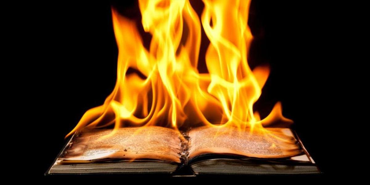 Dán spálil Korán: Polícia ho stíha, hrozí mu pokuta