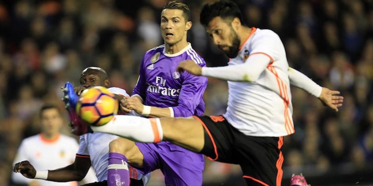 Real Madrid zaváhal vo Valencii, prehral 1:2 v dohrávke 16. kola