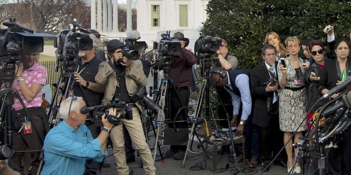 Biely dom nepustil na tlačovku novinárov z hlavných amerických médií