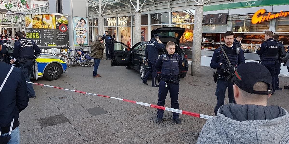 Nemecká polícia postrelila muža, ktorý zámerne vrazil s autom do chodcov