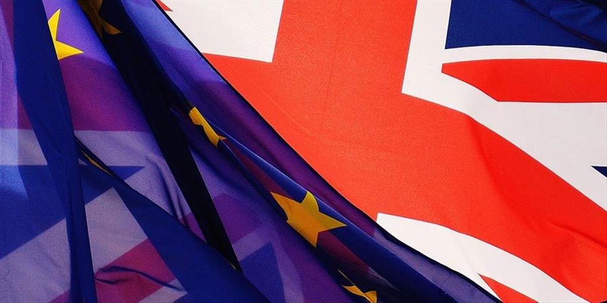 Británia by mala odložiť odchod z EÚ, ak nebude mať obchodnú zmluvu