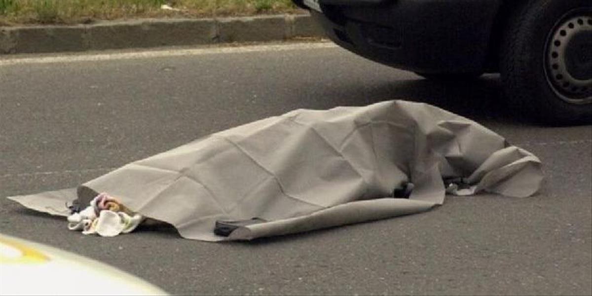 Pri nehode vyhasol život chodca, ktorý ležal na ceste
