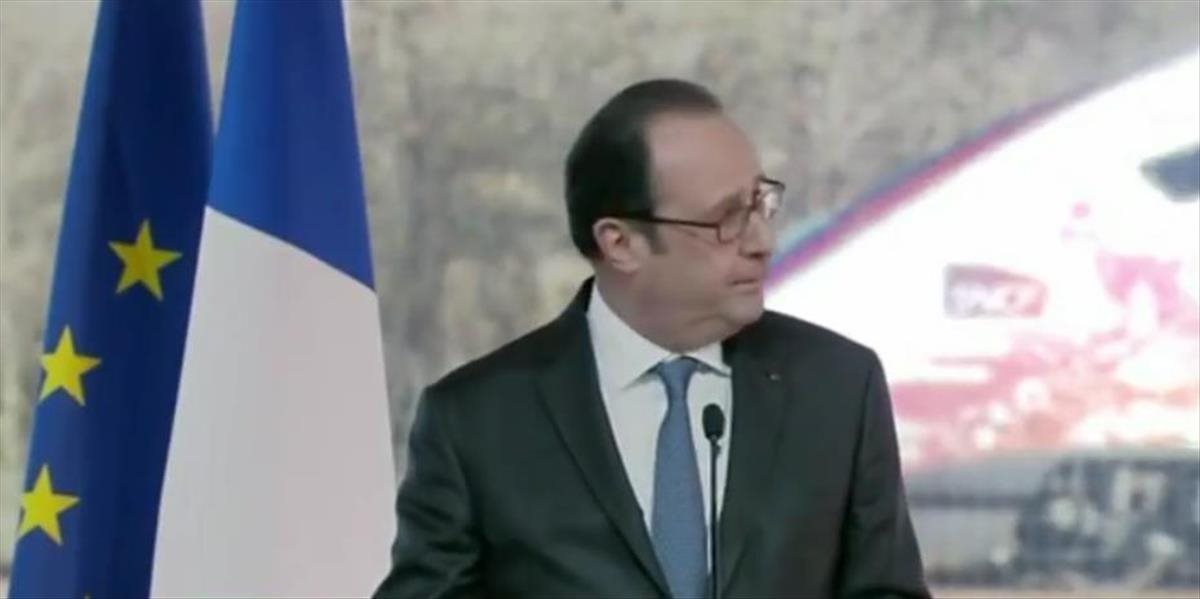 VIDEO Policajný ostreľovač omylom vystrelil počas prejavu francúzskeho prezidenta