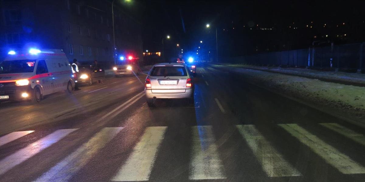 Polícia hľadá vodiča: V Bratislave zrazil dvoch opitých chodcov a ušiel