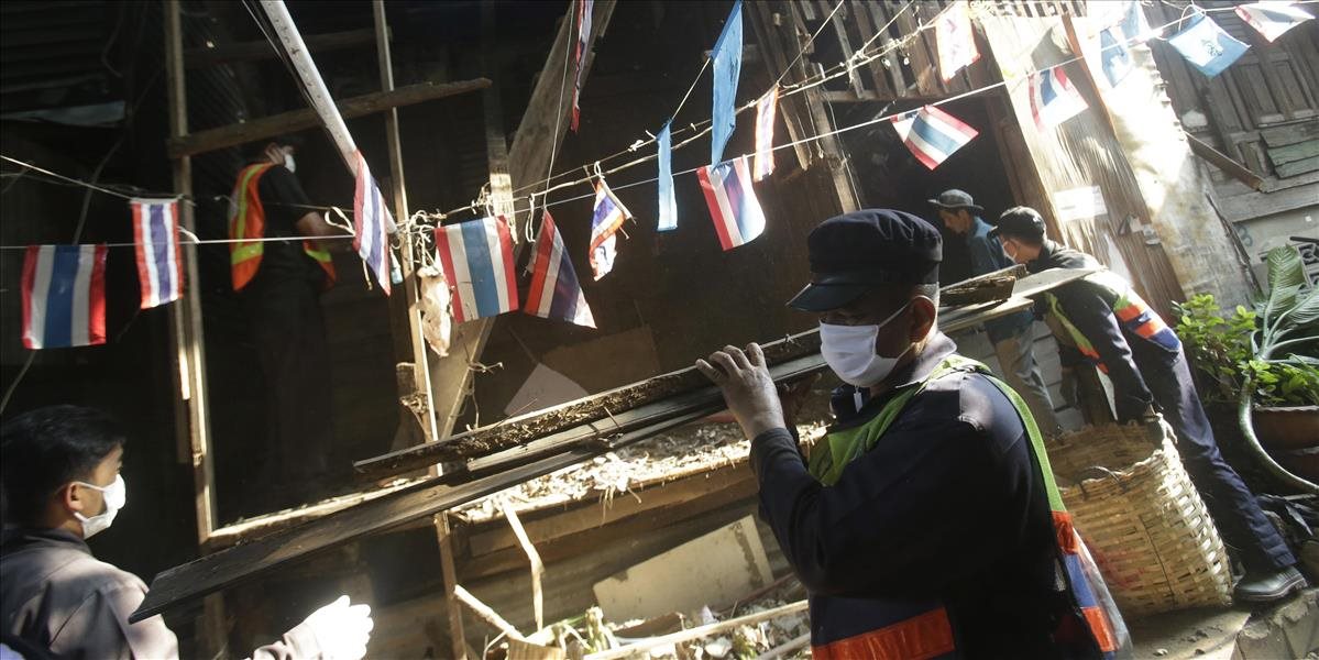 V historickej pevnosti v Bangkoku pokračuje búranie domov napriek protestu tradičnej komunity