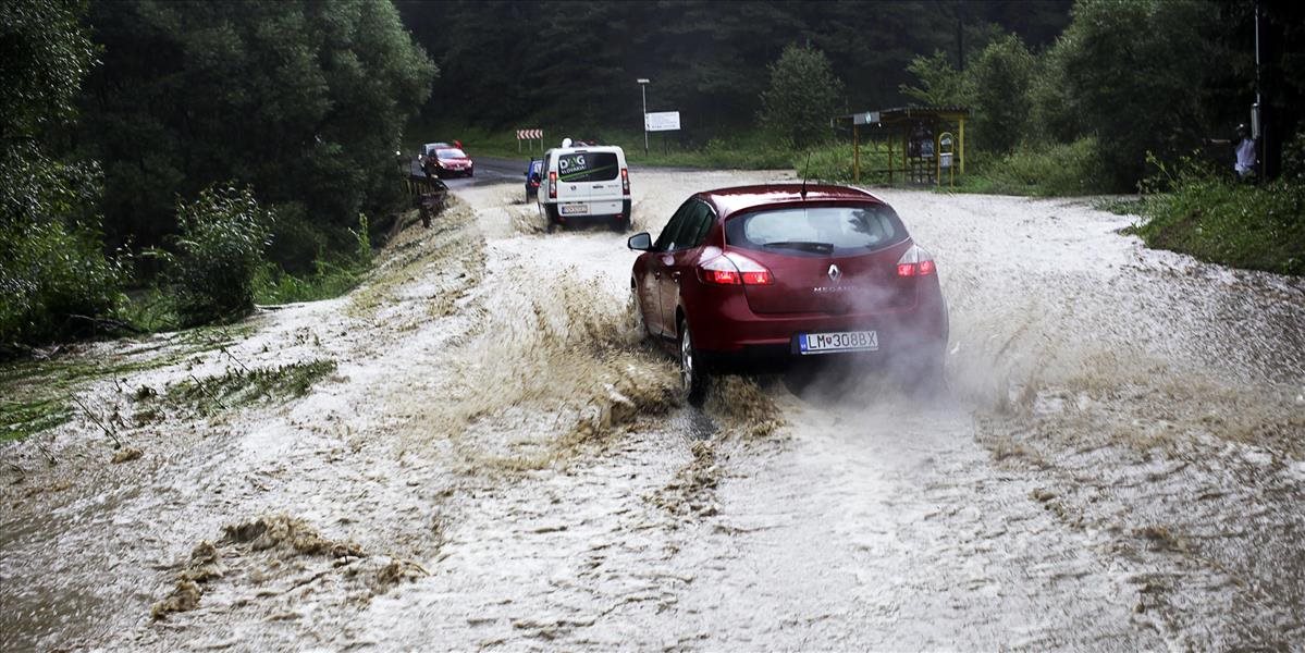 V niektorých okresoch východného Slovenska hrozí povodeň, platia výstrahy