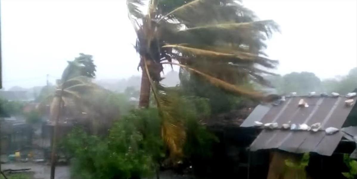 VIDEO Na Madagaskare zabíjal cyklón Enawo, o domov prišli stovky ľudí