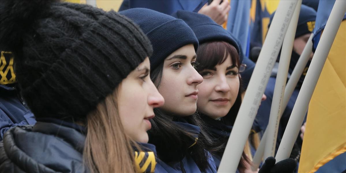 Stovky ľudí na Ukrajine vrámci MDŽ demonštrovali proti domácemu násiliu