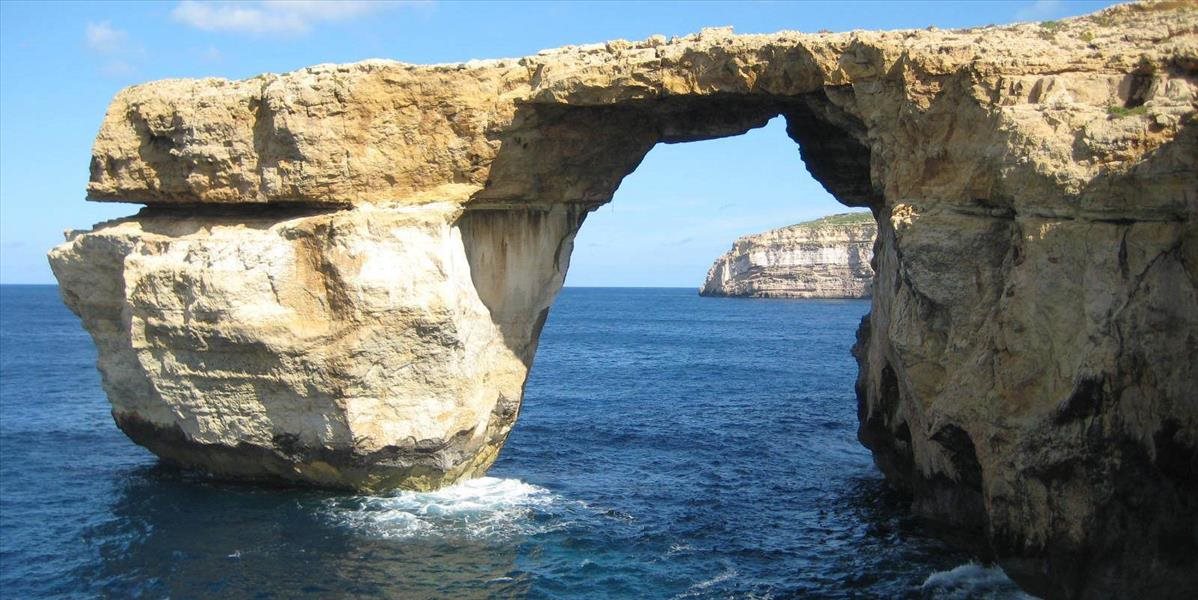 Malta utrpela bolestivú stratu, symbolické Azúrové okno sa pre víchricu zrútilo do mora