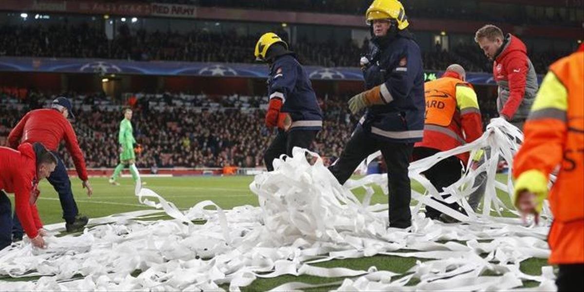 UEFA vyšetruje incidenty fanúšikov na zápase Arsenalu s Bayernom