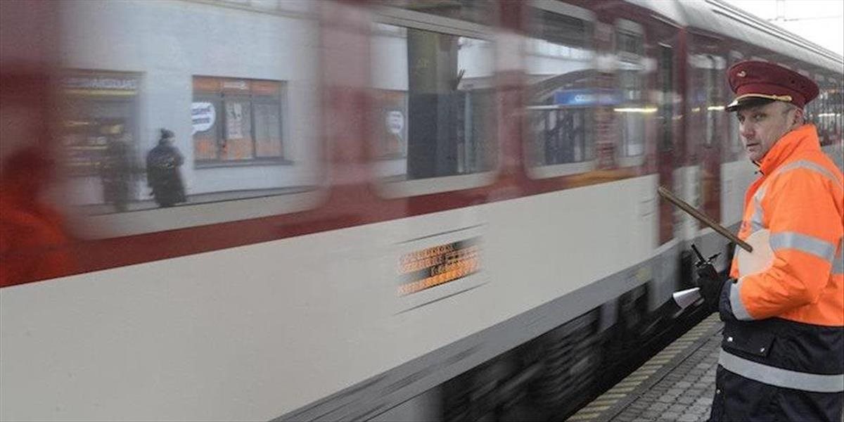 Železnice opäť spúšťajú pojazdné knižnice v IC vlakoch