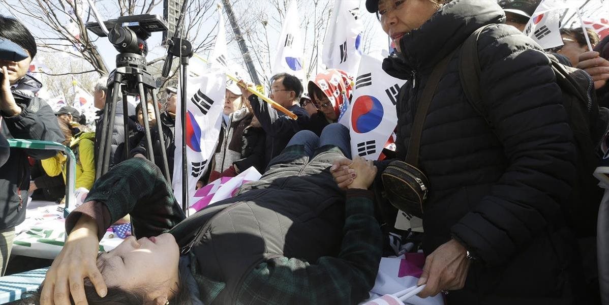 Počas demonštrácií na podporu bývalej juhokórejskej prezidentky Pak Kun-hje zomreli traja ľudia