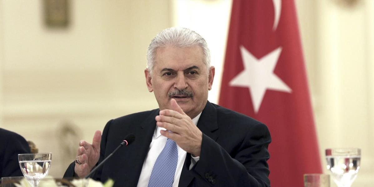 Turecký premiér prisľúbil protiopatrenia v reakcii na incident v Rotterdame