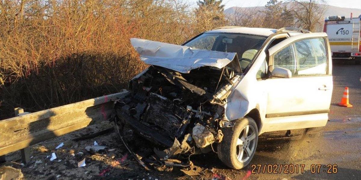 Tragická nehoda neďaleko Nových Zámkov: Srb prešiel do protismeru, čelný náraz neprežil