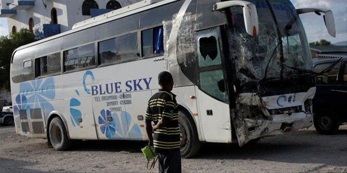 Masaker na ulici: Autobus vletel medzi pouličných hudobníkov, zabil 38 ľudí
