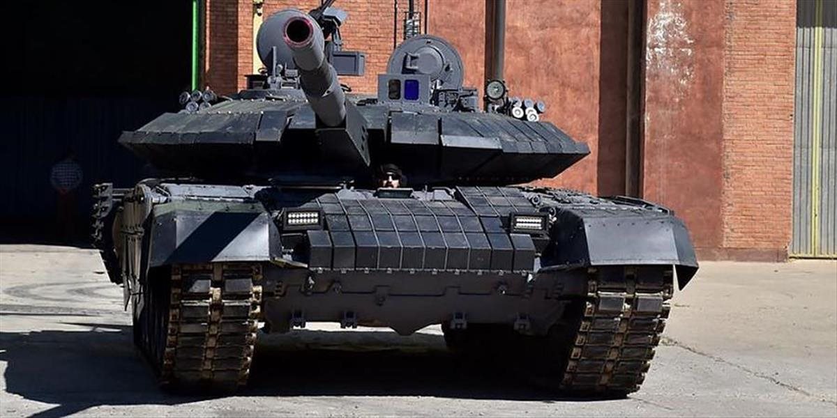 VIDEO Irán predstavil prvý supermoderný tank Karrar vlastnej výroby
