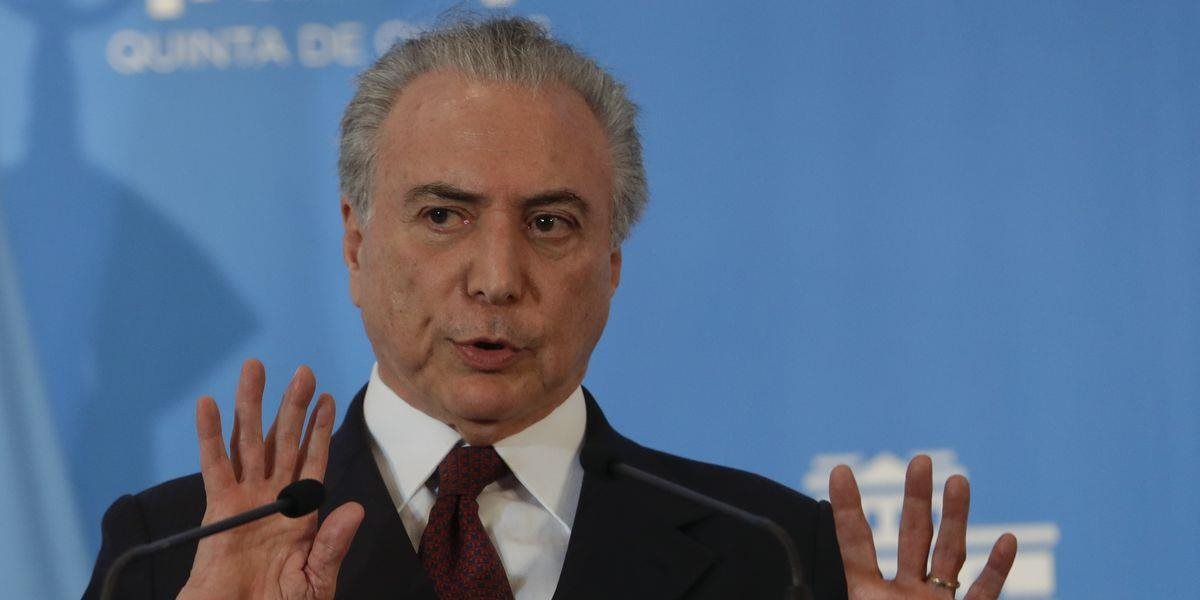 Brazílsky prezident Michel Temer je pod silnou paľbou kritiky zo strany žien