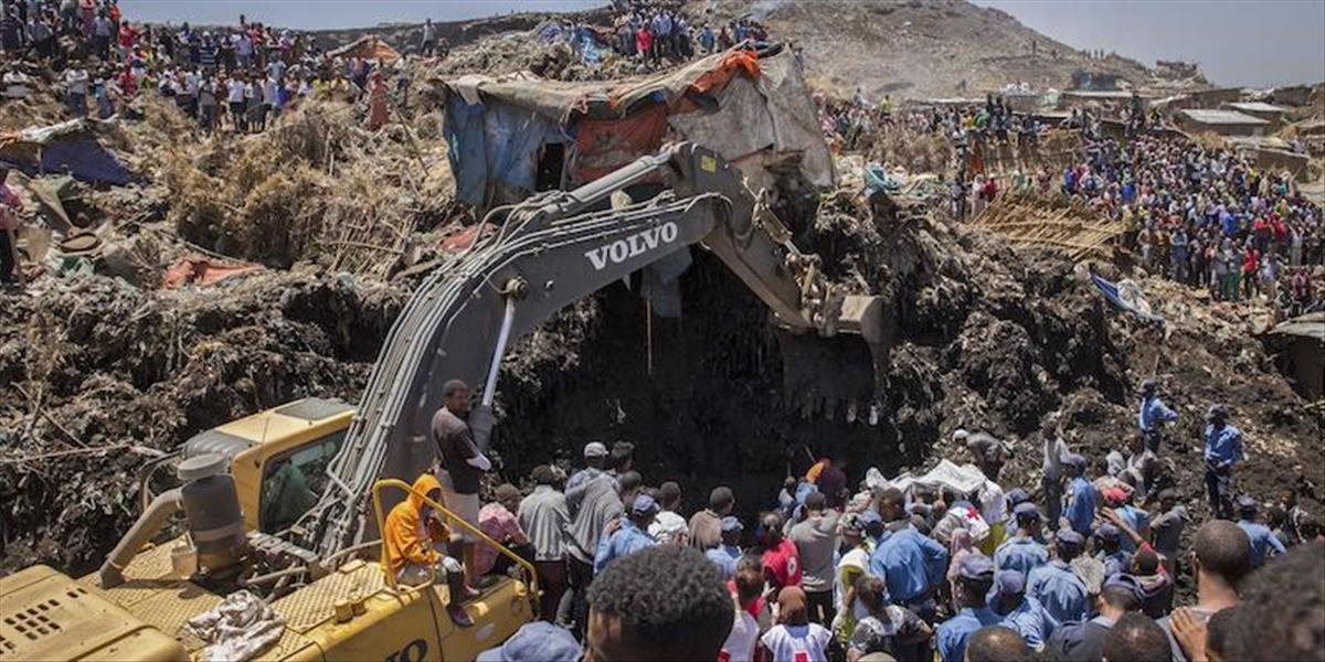 Počet obetí zosuvu na skládke odpadu v Etiópii stúpol na 113