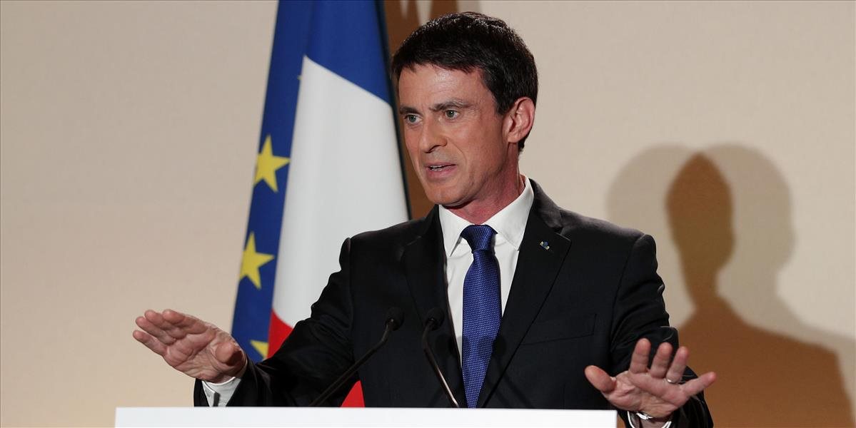 Expremiér Valls nepodporí prezidentskú kandidatúru Macrona ani Hamona