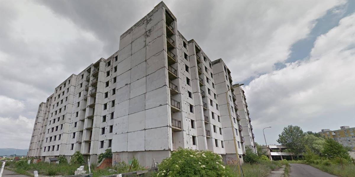 Dievča (12) spadlo z ôsmeho poschodia rozostavanej budovy v Michalovciach, skončilo v nemocnici