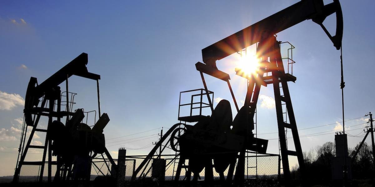 Ceny ropy pokračujú v raste, americká WTI sa obchoduje nad 49 USD/barel