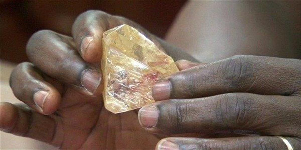 VIDEO Farár našiel 709-karátový diamant, jeden z najväčších na svete